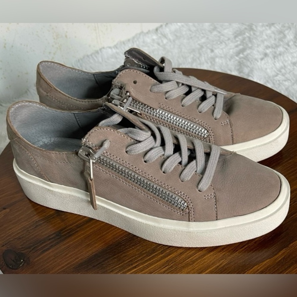 Dolce Vita sneakers